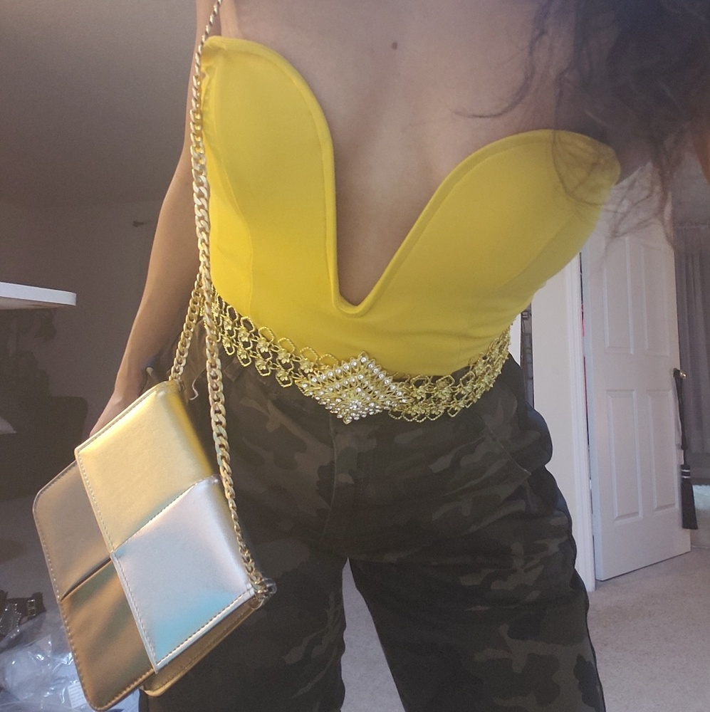 Meet your Posher, Phara